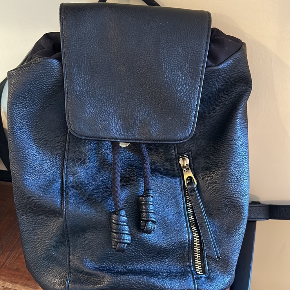 Universal Thread *Nwot* Small Backpack Purse. - image 3